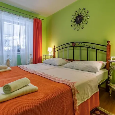 1 Bedroom Front In